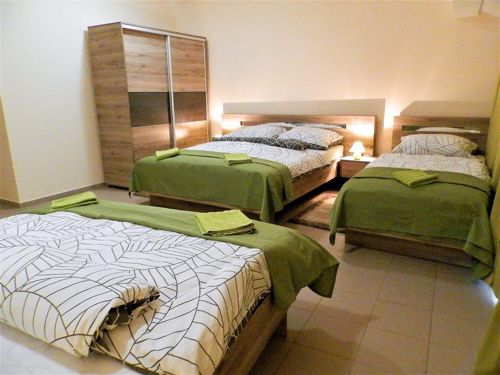 Bartok Ter Panzio Bed & Breakfast Eger Exterior photo