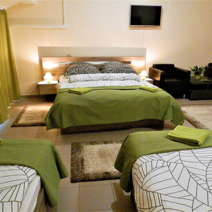 Bartok Ter Panzio Bed & Breakfast Eger Exterior photo